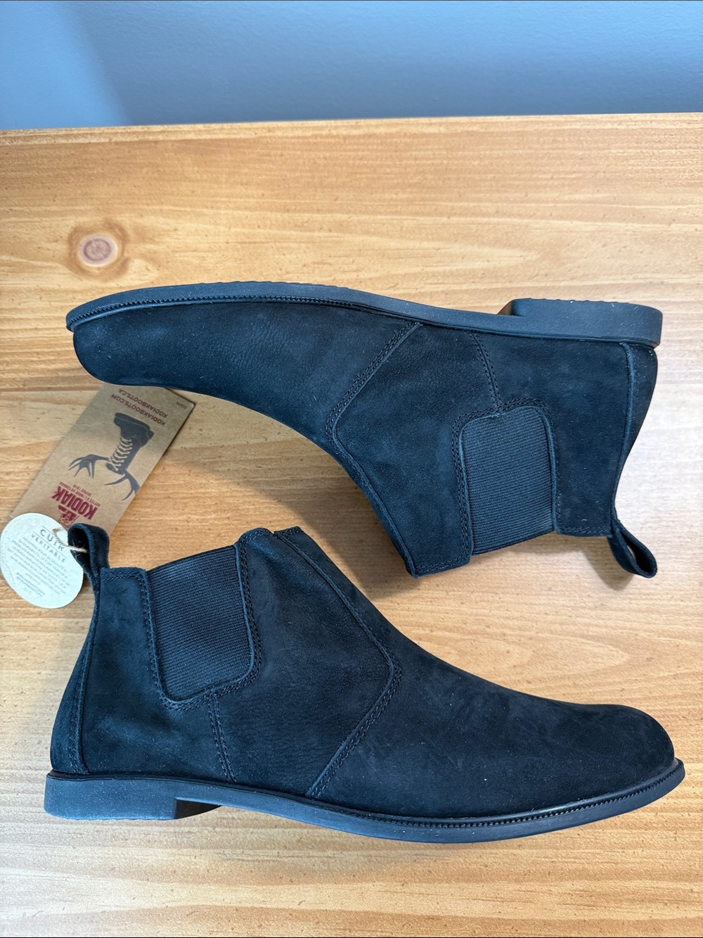 Kodiak Women’s Low Rider Chelsea Boots in Black Suede
